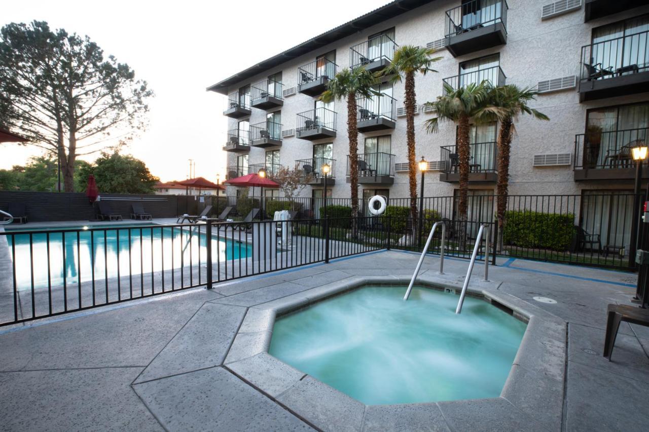 Oxnard Inn Lancaster Exterior photo