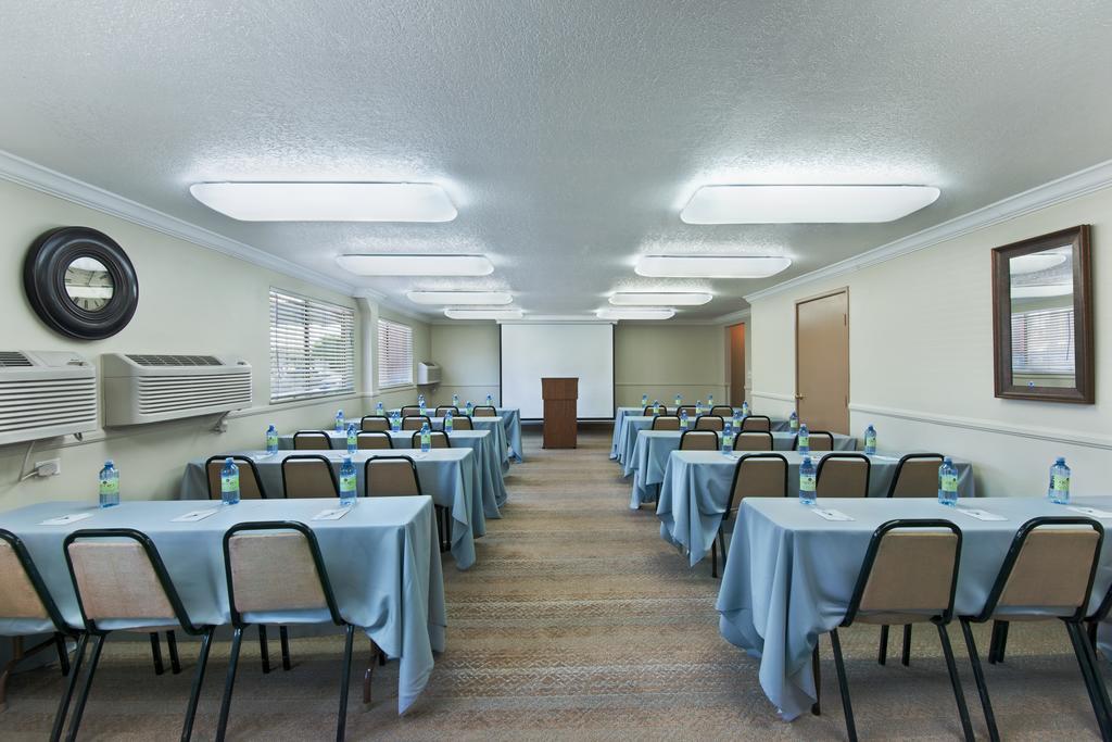 Oxnard Inn Lancaster Exterior photo